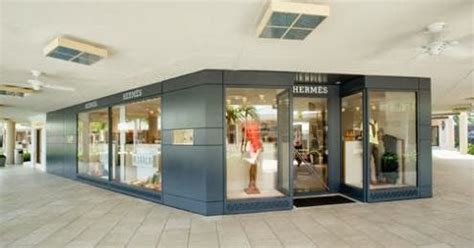 are hermes franchise stores different.